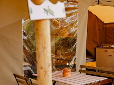 tente en toile et bois - Les Sables D'argent photo 3