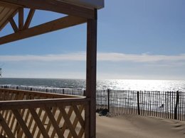 Camping Pas Cher vous présente avec son site Officiel campingpascher.fr, le Camping Les Sables D'argent classé 3 étoiles, situé sur la commune de Soulac Sur Mer dans le département Gironde (Aquitaine) en France. Le camping Les Sables D'argent vous propose un hébergement de type tente en toile et bois de 30 m² pour 5 personnes. L'établissement vous propose 11 autres types d'hébergements. Découvrez tous nos séjours à petits prix dans la commune et aux alentours de Soulac Sur Mer du département : Gironde (Aquitaine). Les Avis clients pour le Camping Les Sables D'argent sont excellents avec une note moyenne de 8 sur 10. Mer, Piscine chauffée, Piscine extérieure, Animations familiales, Club ados, Club enfants, Aire de jeux enfants, Centre équestre, Ping-pong, Pétanque, Bar, Pizzeria, Plats à emporter, Snack/Bar, Épicerie,... En savoir plus : cliquez-ICI.