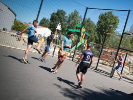 Camping Pas Cher vous présente avec son site Officiel campingpascher.fr, le Camping Maeva Club L'Atlantique classé 4 étoiles, situé sur la commune de Angles dans le département Vendée (Pays De La Loire) en France. Le camping Maeva Club L'Atlantique, vous présente un hébergement de type mobil-home de 29 m² pour 3 personnes. Le camping Maeva Club L'Atlantique vous proposeun séjour PAS CHER avec une REMISEdu sam. 30 mai au sam. 06 juin 2026, en promotion à -30% pour 7 nuits à 166,60 € au lieu de 238,0 € soit une Économie de 71,40 €. Cette location propose 63 dates différentes pour réserver votre séjour. Découvrez également les 26 autres gammes d'hébergements du camping. Les Avis clients pour le Camping Maeva Club L'Atlantique sont de 7 sur 10. Piscine couverte, Piscine extérieure, Animations familiales, Club enfants, Aire de jeux enfants, Baby-foot, Canoë-kayak, Centre équestre, Golf, Ping-pong, Piscine, Pétanque, Salle de jeux vidéo, Surf, Terrain de football, Terrain multisports, Bar, Dépôt de pain, Plats à emporter, Restaurant, Snack/Bar, Supermarché,... En savoir plus : cliquez-ICI.