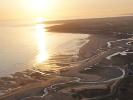 Camping Pas Cher vous présente avec son site Officiel campingpascher.fr, le Camping Maeva Club L'Atlantique classé 4 étoiles, situé sur la commune de Angles dans le département Vendée (Pays De La Loire) en France. Le camping Maeva Club L'Atlantique, vous présente un hébergement de type mobil-home de 29 m² pour 3 personnes. Le camping Maeva Club L'Atlantique vous proposeun séjour PAS CHER avec une REMISEdu sam. 30 mai au sam. 06 juin 2026, en promotion à -30% pour 7 nuits à 147 € au lieu de 210,0 € soit une Économie de 63 €. Cette location propose 59 dates différentes pour réserver votre séjour. Découvrez également les 26 autres gammes d'hébergements du camping. Les Avis clients pour le Camping Maeva Club L'Atlantique sont de 7 sur 10. Piscine couverte, Piscine extérieure, Animations familiales, Club enfants, Aire de jeux enfants, Baby-foot, Canoë-kayak, Centre équestre, Golf, Ping-pong, Piscine, Pétanque, Salle de jeux vidéo, Surf, Terrain de football, Terrain multisports, Bar, Dépôt de pain, Plats à emporter, Restaurant, Snack/Bar, Supermarché,... En savoir plus : cliquez-ICI.