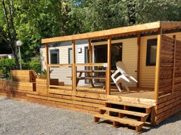 Camping Pas Cher vous présente avec son site Officiel campingpascher.fr, le CampingAu Vallon Rouge classé 4 étoiles, situé sur la commune de La Colle Sur Loup dans le département Alpes-maritimes (Provence Alpes Côte D'azur) en France. Le camping Au Vallon Rouge, vous présente un hébergement de type mobil-home de 25 m² pour 4 personnes avec climatisation et télévision. Le camping Au Vallon Rouge vous proposeun séjour PAS CHER avec une REMISEdu sam. 12 septembre au sam. 19 septembre 2026, en promotion à -32% pour 7 nuits à 309 € au lieu de 460,0 € soit une Économie de 151 €. Cette location propose 22 dates différentes pour réserver votre séjour. Découvrez également les 3 autres gammes d'hébergements du camping. Les Avis clients pour le CampingAu Vallon Rouge sont excellents avec une note moyenne de 8 sur 10. Piscine chauffée, Piscine extérieure, Animations familiales, Club ados, Club enfants, Aire de jeux enfants, Baby-foot, Canoë-kayak, Centre équestre, Golf, Ping-pong, Piscine, Pétanque, Terrain multisports, Bar, Plats à emporter, Restaurant, Snack/Bar, Épicerie,... En savoir plus : cliquez-ICI.