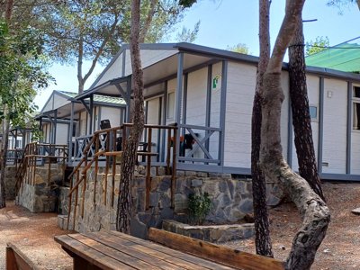 Cliquez pour découvrir toutes les photos de l'HÉBERGEMENT ! bungalow - Altomira photo 3