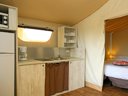 Cliquez pour découvrir toutes les photos de l'HÉBERGEMENT ! tente en toile et bois - camping Paradis Le Coiroux photo 5