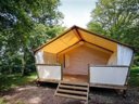 Cliquez pour découvrir toutes les photos de l'HÉBERGEMENT ! tente en toile et bois - camping Paradis Le Coiroux photo 4