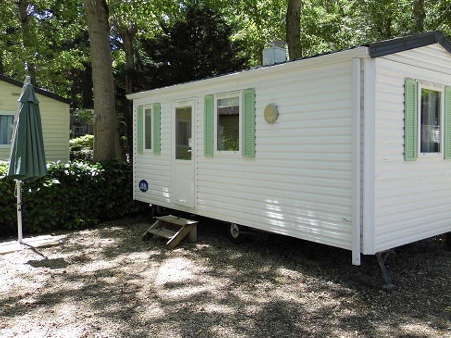 Camping Pas Cher vous présente avec son site Officiel campingpascher.fr, le Camping Le Pardaillan classé 3 étoiles, situé sur la commune de Gondrin dans le département Gers (Midi Pyrénées) en France. Le camping Le Pardaillan, vous présente un hébergement de type mobil-home de 21 m². Le camping Le Pardaillan vous propose du sam. 04 juillet au sam. 11 juillet 2026, en promotion à -10% pour 7 nuits à 549 € au lieu de 610,0 € soit une Économie de 61 €. Cette location propose 11 dates différentes pour réserver votre séjour. Découvrez également les 7 autres gammes d'hébergements du camping. Les Avis clients pour le Camping Le Pardaillan sont excellents avec une note moyenne de 9 sur 10. Lac, Lagon, Piscine extérieure, Animations familiales, Club enfants, Aire de jeux enfants, Baby-foot, Centre équestre, Court de tennis, Golf, Ping-pong, Piscine, Pétanque, Salle de jeux vidéo, Sports nautiques, Terrain multisports, Trampoline, Bar, Bureau de tabac, Dépôt de pain, Pizzeria, Plats à emporter, Restaurant, Épicerie,... En savoir plus : cliquez-ICI.