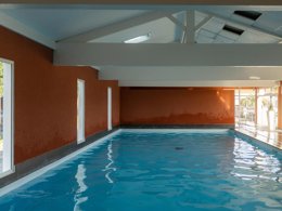 Camping Pas Cher vous présente avec son site Officiel campingpascher.fr, le Camping Sunêlia Les Places Dorées classé 5 étoiles, situé sur la commune de Saint Jean De Monts dans le département Vendée (Pays De La Loire) en France. Le camping Sunêlia Les Places Dorées, vous présente un hébergement de type mobil-home de 20 m² et télévision. Le camping Sunêlia Les Places Dorées vous propose du sam. 02 mai au sam. 09 mai 2026, en promotion à -28% pour 7 nuits à 210 € au lieu de 294,0 € soit une Économie de 84 €. Cette location propose 74 dates différentes pour réserver votre séjour. Découvrez également les 22 autres gammes d'hébergements du camping. Les Avis clients pour le Camping Sunêlia Les Places Dorées sont excellents avec une note moyenne de 8 sur 10. Parc aquatique, Piscine couverte, Piscine extérieure, Animations familiales, Club ados, Club enfants, Aire de jeux enfants, Baby-foot, Centre équestre, Court de tennis, Cyclisme, Golf, Jet-ski, Paddle, Ping-pong, Piscine, Pétanque, Randonnée, Salle de fitness, Sports nautiques, Terrain de beach-volley, Terrain multisports, Bar, Bureau de tabac, Dépôt de pain, Plats à emporter, Restaurant, Snack/Bar, Station-service, Supermarché, Épicerie,... En savoir plus : cliquez-ICI.