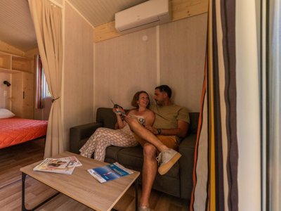 Cliquez pour découvrir toutes les photos de l'HÉBERGEMENT ! mobil-home - La Pinède Enchantée photo 5