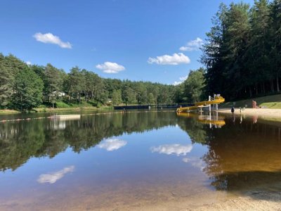 Cliquez pour découvrir toutes les photos de l'ÉTABLISSEMENT ! camping Domaine Du Lac De Soursac photo 10