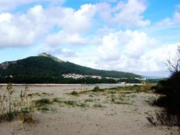 Camping Pas Cher vous présente avec son site Officiel campingpascher.fr, le Camping Caminha classé 3 étoiles, situé sur la commune de Caminha dans le département Nord Du Portugal (Nord Du Portugal) au Portugal. Le camping Caminha, vous présente un hébergement de type mobil-home de 10 m² pour 1 personne. Le camping Caminha vous propose du sam. 13 décembre au sam. 20 décembre 2025 avec un DÉPART DEMAIN pour 7 nuits à 252€. Cette location propose 13 dates différentes pour réserver votre séjour. Découvrez également les 3 autres gammes d'hébergements du camping. Aire de jeux enfants, Canoë-kayak, Centre équestre, Cyclisme, Golf, Ping-pong, Planche à voile, Surf, Bar, Plats à emporter, Snack/Bar, Supermarché,... En savoir plus : cliquez-ICI.