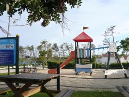 Camping Pas Cher vous présente avec son site Officiel campingpascher.fr, le Camping Gala classé 3 étoiles, situé sur la commune de Figueira Da Foz dans le département Centre Du Portugal (Centre Du Portugal) au Portugal. Le camping Gala vous propose un hébergement de type mobil-home de 34 m² pour 1 personne (télévision). L'établissement vous propose 4 autres types d'hébergements. Découvrez tous nos séjours à petits prix dans la commune et aux alentours de Figueira Da Foz du département : Centre Du Portugal (Centre Du Portugal). Les Avis clients pour le Camping Gala sont de 7 sur 10. MerRivière, Piscine extérieure, Animations familiales, Aire de jeux enfants, Canoë-kayak, Court de tennis, Cyclisme, Golf, Parcours sportif, Ping-pong, Planche à voile, Plongée, Salle de jeux vidéo, Surf, Voile, Bar, Dépôt de pain, Snack/Bar, Épicerie,... En savoir plus : cliquez-ICI.