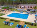 Camping Pas Cher vous présente avec son site Officiel campingpascher.fr, le Établissement Valado, situé sur la commune de Nazare dans le département Centre Du Portugal (Centre Du Portugal) au Portugal. L'établissement Valado vous propose un hébergement de type bungalow de 21 m². L'établissement vous propose 4 autres types d'hébergements. Découvrez tous nos séjours à petits prix dans la commune et aux alentours de Nazare du département : Centre Du Portugal (Centre Du Portugal).... En savoir plus : cliquez-ICI.