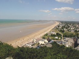 Camping Pas Cher vous présente avec son site Officiel campingpascher.fr, le Camping Le Mont-Viron classé 3 étoiles, situé sur la commune de Montviron dans le département Manche (Basse Normandie) en France. Le camping Le Mont-Viron, vous présente un hébergement de type bungalow toilé de 25 m² pour 2 personnes. Le camping Le Mont-Viron vous propose du sam. 27 juin au sam. 04 juillet 2026 pour 7 nuits à 320€. Cette location propose 7 dates différentes pour réserver votre séjour. Découvrez également les 5 autres gammes d'hébergements du camping. Les Avis clients pour le Camping Le Mont-Viron sont excellents avec une note moyenne de 8 sur 10. Aire de jeux enfants, Centre équestre, Ping-pong, Pétanque, Randonnée, Structure gonflable enfants, Boulangerie, Restaurant,... En savoir plus : cliquez-ICI.