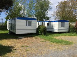 Camping Pas Cher vous présente avec son site Officiel campingpascher.fr, le Camping Le Mont-Viron classé 3 étoiles, situé sur la commune de Montviron dans le département Manche (Basse Normandie) en France. Le camping Le Mont-Viron, vous présente un hébergement de type mobil-home de 25 m² et télévision. Le camping Le Mont-Viron vous propose du sam. 20 juin au sam. 27 juin 2026 pour 7 nuits à 290€. Cette location propose 10 dates différentes pour réserver votre séjour. Découvrez également les 5 autres gammes d'hébergements du camping. Les Avis clients pour le Camping Le Mont-Viron sont excellents avec une note moyenne de 8 sur 10. Aire de jeux enfants, Centre équestre, Ping-pong, Pétanque, Randonnée, Structure gonflable enfants, Boulangerie, Restaurant,... En savoir plus : cliquez-ICI.