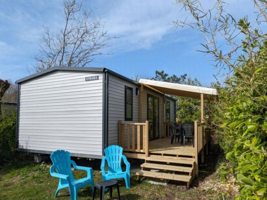 Camping Pas Cher vous présente avec son site Officiel campingpascher.fr, le Camping De Lanven classé 3 étoiles, situé sur la commune de Plomeur dans le département Finistère (Bretagne) en France. Le camping De Lanven, vous présente un hébergement de type mobil-home de 30 m² et télévision. Le camping De Lanven vous propose du dimanche 07 juin au dimanche 14 juin 2026 avec une PROMO de DERNIÈRE MINUTE, en promotion à -20% pour 7 nuits à 275,20 € au lieu de 344,0 € soit une Économie de 68,80 €. Cette location propose 98 dates différentes pour réserver votre séjour. Découvrez également les 14 autres gammes d'hébergements du camping. Les Avis clients pour le Camping De Lanven sont excellents avec une note moyenne de 8 sur 10. Animations familiales, Aire de jeux enfants, Centre équestre, Ping-pong, Pétanque, Surf, Terrain de volley-ball, Bar, Créperie, Dépôt de pain, Snack/Bar, Supermarché, Épicerie,... En savoir plus : cliquez-ICI.