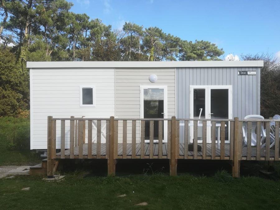 Camping Pas Cher vous présente avec son site Officiel campingpascher.fr, le Camping De Lanven classé 3 étoiles, situé sur la commune de Plomeur dans le département Finistère (Bretagne) en France. Le camping De Lanven, vous présente un hébergement de type mobil-home de 29 m². Le camping De Lanven vous propose du sam. 20 juin au sam. 27 juin 2026, en promotion à -20% pour 7 nuits à 241,60 € au lieu de 302,0 € soit une Économie de 60,40 €. Cette location propose 64 dates différentes pour réserver votre séjour. Découvrez également les 14 autres gammes d'hébergements du camping. Les Avis clients pour le Camping De Lanven sont excellents avec une note moyenne de 8 sur 10. Animations familiales, Aire de jeux enfants, Centre équestre, Ping-pong, Pétanque, Surf, Terrain de volley-ball, Bar, Créperie, Dépôt de pain, Snack/Bar, Supermarché, Épicerie,... En savoir plus : cliquez-ICI.