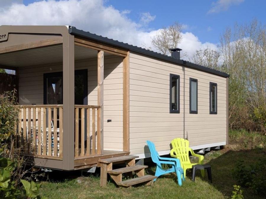 Camping Pas Cher vous présente avec son site Officiel campingpascher.fr, le Camping De Lanven classé 3 étoiles, situé sur la commune de Plomeur dans le département Finistère (Bretagne) en France. Le camping De Lanven, vous présente un hébergement de type mobil-home de 25 m² et télévision. Le camping De Lanven vous propose du vendredi 05 juin au vendredi 12 juin 2026 avec une PROMO de DERNIÈRE MINUTE, en promotion à -20% pour 7 nuits à 247,20 € au lieu de 309,0 € soit une Économie de 61,80 €. Cette location propose 89 dates différentes pour réserver votre séjour. Découvrez également les 14 autres gammes d'hébergements du camping. Les Avis clients pour le Camping De Lanven sont excellents avec une note moyenne de 8 sur 10. Animations familiales, Aire de jeux enfants, Centre équestre, Ping-pong, Pétanque, Surf, Terrain de volley-ball, Bar, Créperie, Dépôt de pain, Snack/Bar, Supermarché, Épicerie,... En savoir plus : cliquez-ICI.