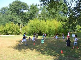 Camping Pas Cher vous présente avec son site Officiel campingpascher.fr, le Camping Les Pins Du Soleil classé 4 étoiles, situé sur la commune de Saint Paul Les Dax dans le département Landes (Aquitaine) en France. Le camping Les Pins Du Soleil vous propose un hébergement de type bungalow toilé de 19 m². L'établissement vous propose 4 autres types d'hébergements. Découvrez tous nos séjours à petits prix dans la commune et aux alentours de Saint Paul Les Dax du département : Landes (Aquitaine). Les Avis clients pour le Camping Les Pins Du Soleil sont excellents avec une note moyenne de 8 sur 10. Piscine chauffée, Piscine extérieure, Animations familiales, Club enfants, Aire de jeux enfants, Baby-foot, Centre équestre, Court de tennis, Golf, Ping-pong, Pétanque, Terrain de football, Bar, Bureau de tabac, Dépôt de pain, Plats à emporter, Restaurant, Snack/Bar, Station-service, Supermarché, Épicerie,... En savoir plus : cliquez-ICI.