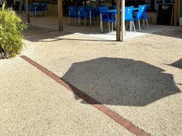 Camping Pas Cher vous présente avec son site Officiel campingpascher.fr, le Camping Les Pins Du Soleil classé 4 étoiles, situé sur la commune de Saint Paul Les Dax dans le département Landes (Aquitaine) en France. Le camping Les Pins Du Soleil vous propose un hébergement de type chalet de 29 m² pour 3 personnes avec climatisation (télévision). L'établissement vous propose 4 autres types d'hébergements. Découvrez tous nos séjours à petits prix dans la commune et aux alentours de Saint Paul Les Dax du département : Landes (Aquitaine). Les Avis clients pour le Camping Les Pins Du Soleil sont excellents avec une note moyenne de 8 sur 10. Piscine chauffée, Piscine extérieure, Animations familiales, Club enfants, Aire de jeux enfants, Baby-foot, Centre équestre, Court de tennis, Golf, Ping-pong, Pétanque, Terrain de football, Bar, Bureau de tabac, Dépôt de pain, Plats à emporter, Restaurant, Snack/Bar, Station-service, Supermarché, Épicerie,... En savoir plus : cliquez-ICI.