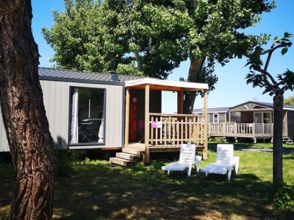 Cliquez pour découvrir toutes les photos de l'HÉBERGEMENT ! mobil-home - établissement Les Embruns D'Oléron photo 3