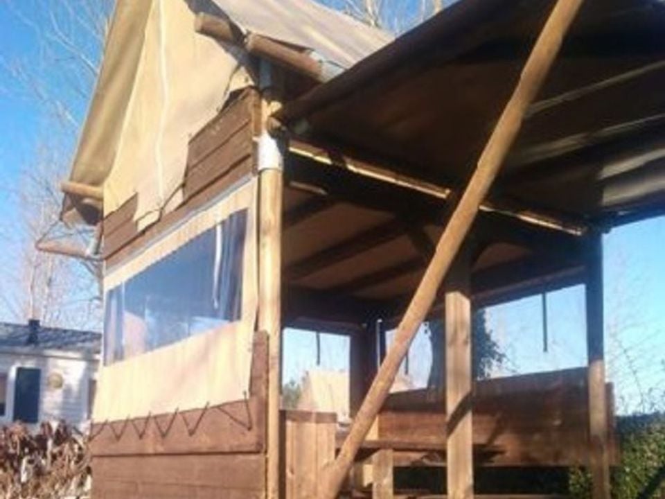 Cliquez pour découvrir toutes les photos de l'HÉBERGEMENT ! hébergement insolite - établissement Les Embruns D'Oléron photo 2