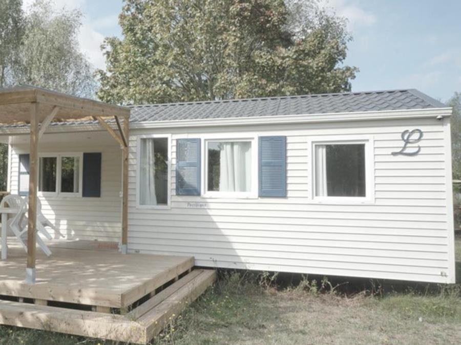 Camping Pas Cher vous présente avec son site Officiel campingpascher.fr, le Camping Les Franquettes classé 4 étoiles, situé sur la commune de Grayan Et L'hopital dans le département Gironde (Aquitaine) en France. Le camping Les Franquettes, vous présente un hébergement de type mobil-home de 33 m². Le camping Les Franquettes vous proposeun séjour PAS CHER avec une REMISEdu sam. 06 juin au sam. 13 juin 2026, en promotion à -50% pour 7 nuits à 199,50 € au lieu de 399,0 € soit une Économie de 199,50 €. Cette location propose 8 dates différentes pour réserver votre séjour. Découvrez également les 15 autres gammes d'hébergements du camping. Les Avis clients pour le Camping Les Franquettes sont excellents avec une note moyenne de 8 sur 10. Piscine chauffée, Piscine extérieure, Animation ados, Animations familiales, Club enfants, Aire de jeux enfants, Baby-foot, Centre équestre, Cyclisme, Golf, Ping-pong, Piscine, Pétanque, Randonnée, Salle de jeux vidéo, Structure gonflable enfants, Surf, Terrain de basketball, Terrain multisports, Bar, Dépôt de pain, Plats à emporter, Snack/Bar, Supermarché, Épicerie,... En savoir plus : cliquez-ICI.