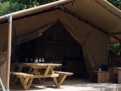 tente en toile et bois - Les Franquettes photo 4