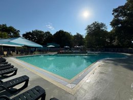 Camping Pas Cher vous présente avec son site Officiel campingpascher.fr, le Camping Les Franquettes classé 4 étoiles, situé sur la commune de Grayan Et L'hopital dans le département Gironde (Aquitaine) en France. Le camping Les Franquettes, vous présente un hébergement de type lodge de 40 m² pour 6 personnes. Le camping Les Franquettes vous propose du sam. 06 juin au sam. 13 juin 2026 pour 7 nuits à 449€. Cette location propose 7 dates différentes pour réserver votre séjour. Découvrez également les 21 autres gammes d'hébergements du camping. Les Avis clients pour le Camping Les Franquettes sont excellents avec une note moyenne de 8 sur 10. Piscine chauffée, Piscine extérieure, Animation ados, Animations familiales, Club enfants, Aire de jeux enfants, Baby-foot, Centre équestre, Cyclisme, Golf, Ping-pong, Piscine, Pétanque, Randonnée, Salle de jeux vidéo, Structure gonflable enfants, Surf, Terrain de basketball, Terrain multisports, Bar, Dépôt de pain, Plats à emporter, Snack/Bar, Supermarché, Épicerie,... En savoir plus : cliquez-ICI.