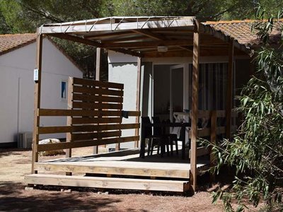 Cliquez pour découvrir toutes les photos de l'HÉBERGEMENT ! bungalow - Le Bellevue photo 2