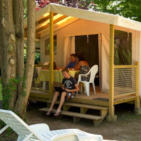 Cliquez pour découvrir toutes les photos de l'HÉBERGEMENT ! bungalow - Les Lacs De Courtes photo 4