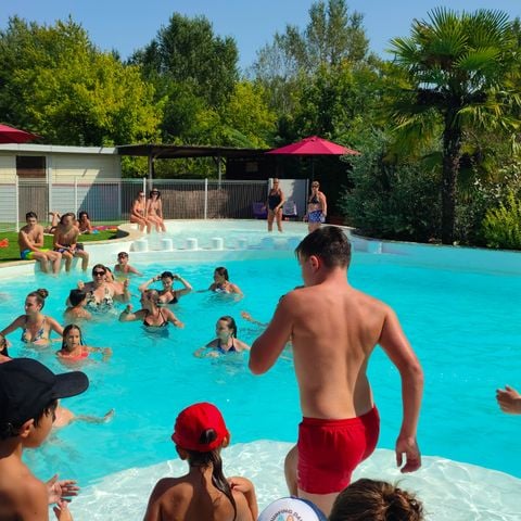 Cliquez pour découvrir toutes les photos de l'ÉTABLISSEMENT ! établissement Les Lacs De Courtes photo 4