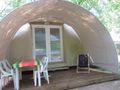Cliquez pour découvrir toutes les photos de l'HÉBERGEMENT ! bungalow toilé - établissement Les Lacs De Courtes photo 2