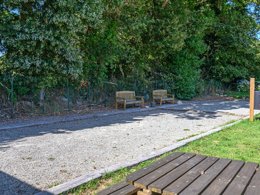 Camping Pas Cher vous présente avec son site Officiel campingpascher.fr, le Camping Flower Le Kerleyou classé 3 étoiles, situé sur la commune de Douarnenez dans le département Finistère (Bretagne) en France. Le camping Flower Le Kerleyou, vous présente un hébergement de type mobil-home de 26 m² et télévision. Le camping Flower Le Kerleyou vous propose du jeudi 16 avril au jeudi 23 avril 2026, en promotion à -9% pour 7 nuits à 323,50 € au lieu de 355,5 € soit une Économie de 32 €. Cette location propose 126 dates différentes pour réserver votre séjour. Découvrez également les 14 autres gammes d'hébergements du camping. Les Avis clients pour le Camping Flower Le Kerleyou sont de 7 sur 10. Piscine chauffée, Piscine couverte, Animations familiales, Club enfants, Aire de jeux enfants, Baby-foot, Centre équestre, Court de tennis, Golf, Ping-pong, Pétanque, Bar, Dépôt de pain, Plats à emporter, Supermarché, Épicerie,... En savoir plus : cliquez-ICI.