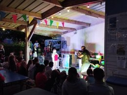 Camping Pas Cher vous présente avec son site Officiel campingpascher.fr, le Camping Ker Vella classé 3 étoiles, situé sur la commune de Plomodiern dans le département Finistère (Bretagne) en France. Le camping Ker Vella, vous présente un hébergement de type mobil-home de 28 m² pour 5 personnes et télévision. Le camping Ker Vella vous propose du sam. 09 mai au sam. 16 mai 2026 pour 7 nuits à 159€. Cette location propose 22 dates différentes pour réserver votre séjour. Découvrez également les 4 autres gammes d'hébergements du camping. Les Avis clients pour le Camping Ker Vella sont excellents avec une note moyenne de 8 sur 10. Piscine chauffée, Piscine couverte, Animations familiales, Aire de jeux enfants, Baby-foot, Canoë-kayak, Centre équestre, Golf, Ping-pong, Piscine, Plongée, Pétanque, Terrain multisports, Bar, Dépôt de pain, Food truck, Snack/Bar, Supermarché, Épicerie,... En savoir plus : cliquez-ICI.