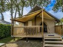 Camping Pas Cher vous présente avec son site Officiel campingpascher.fr, le Camping Flower Domaine De Pendruc classé 4 étoiles, situé sur la commune de Tregunc dans le département Finistère (Bretagne) en France. Le camping Flower Domaine De Pendruc, vous présente un hébergement de type lodge de 34 m². Le camping Flower Domaine De Pendruc vous propose du sam. 11 avril au sam. 18 avril 2026 pour 7 nuits à 420€. Cette location propose 67 dates différentes pour réserver votre séjour. Découvrez également les 20 autres gammes d'hébergements du camping. Les Avis clients pour le Camping Flower Domaine De Pendruc sont excellents avec une note moyenne de 8 sur 10. Piscine couverte, Piscine extérieure, Animations familiales, Club enfants, Canoë-kayak, Centre équestre, Court de tennis, Golf, Parcours sportif, Ping-pong, Plongée, Pétanque, Terrain multisports, Dépôt de pain, Plats à emporter, Snack/Bar,... En savoir plus : cliquez-ICI.