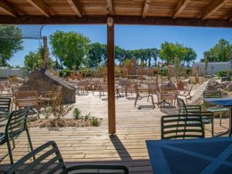 Camping Pas Cher vous présente avec son site Officiel campingpascher.fr, le Camping Flower Domaine De Pendruc classé 4 étoiles, situé sur la commune de Tregunc dans le département Finistère (Bretagne) en France. Le camping Flower Domaine De Pendruc, vous présente un hébergement de type mobil-home de 28 m² pour 2 personnes et télévision. Le camping Flower Domaine De Pendruc vous propose du sam. 11 avril au sam. 18 avril 2026 pour 7 nuits à 525€. Cette location propose 91 dates différentes pour réserver votre séjour. Découvrez également les 20 autres gammes d'hébergements du camping. Les Avis clients pour le Camping Flower Domaine De Pendruc sont excellents avec une note moyenne de 8 sur 10. Piscine couverte, Piscine extérieure, Animations familiales, Club enfants, Canoë-kayak, Centre équestre, Court de tennis, Golf, Parcours sportif, Ping-pong, Plongée, Pétanque, Terrain multisports, Dépôt de pain, Plats à emporter, Snack/Bar,... En savoir plus : cliquez-ICI.