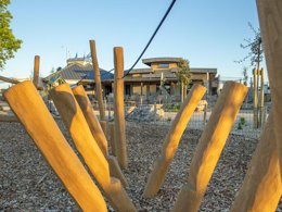 Camping Pas Cher vous présente avec son site Officiel campingpascher.fr, le Camping Flower Domaine De Pendruc classé 4 étoiles, situé sur la commune de Tregunc dans le département Finistère (Bretagne) en France. Le camping Flower Domaine De Pendruc, vous présente un hébergement de type mobil-home de 27 m² et télévision. Le camping Flower Domaine De Pendruc vous propose du sam. 11 avril au sam. 18 avril 2026 pour 7 nuits à 483€. Cette location propose 69 dates différentes pour réserver votre séjour. Découvrez également les 20 autres gammes d'hébergements du camping. Les Avis clients pour le Camping Flower Domaine De Pendruc sont excellents avec une note moyenne de 8 sur 10. Piscine couverte, Piscine extérieure, Animations familiales, Club enfants, Canoë-kayak, Centre équestre, Court de tennis, Golf, Parcours sportif, Ping-pong, Plongée, Pétanque, Terrain multisports, Dépôt de pain, Plats à emporter, Snack/Bar,... En savoir plus : cliquez-ICI.