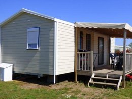 Camping Pas Cher vous présente avec son site Officiel campingpascher.fr, le Camping Flower Domaine De Pendruc classé 4 étoiles, situé sur la commune de Tregunc dans le département Finistère (Bretagne) en France. Le camping Flower Domaine De Pendruc, vous présente un hébergement de type mobil-home et télévision. Le camping Flower Domaine De Pendruc vous propose du sam. 11 avril au sam. 18 avril 2026 pour 7 nuits à 483€. Cette location propose 88 dates différentes pour réserver votre séjour. Découvrez également les 20 autres gammes d'hébergements du camping. Les Avis clients pour le Camping Flower Domaine De Pendruc sont excellents avec une note moyenne de 8 sur 10. Piscine couverte, Piscine extérieure, Animations familiales, Club enfants, Canoë-kayak, Centre équestre, Court de tennis, Golf, Parcours sportif, Ping-pong, Plongée, Pétanque, Terrain multisports, Dépôt de pain, Plats à emporter, Snack/Bar,... En savoir plus : cliquez-ICI.