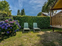 Camping Pas Cher vous présente avec son site Officiel campingpascher.fr, le Camping Flower Domaine De Pendruc classé 4 étoiles, situé sur la commune de Tregunc dans le département Finistère (Bretagne) en France. Le camping Flower Domaine De Pendruc, vous présente un hébergement de type mobil-home de 29 m² et télévision. Le camping Flower Domaine De Pendruc vous propose du sam. 11 avril au sam. 18 avril 2026 pour 7 nuits à 483€. Cette location propose 54 dates différentes pour réserver votre séjour. Découvrez également les 20 autres gammes d'hébergements du camping. Les Avis clients pour le Camping Flower Domaine De Pendruc sont excellents avec une note moyenne de 8 sur 10. Piscine couverte, Piscine extérieure, Animations familiales, Club enfants, Canoë-kayak, Centre équestre, Court de tennis, Golf, Parcours sportif, Ping-pong, Plongée, Pétanque, Terrain multisports, Dépôt de pain, Plats à emporter, Snack/Bar,... En savoir plus : cliquez-ICI.