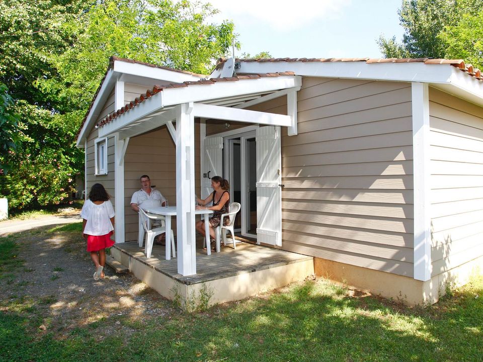 Cliquez pour découvrir toutes les photos de l'HÉBERGEMENT ! chalet - établissement Le Du Cèdre photo 2