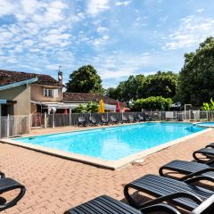 Camping Pas Cher vous présente avec son site Officiel campingpascher.fr, le Établissement Maeva Escapades Le Du Cèdre, situé sur la commune de Rivières dans le département Tarn (Midi-pyrénées) en France. L'établissement Maeva Escapades Le Du Cèdre vous propose un hébergement de type chalet de 35 m². L'établissement vous propose 10 autres types d'hébergements. Découvrez tous nos séjours à petits prix dans la commune et aux alentours de Rivières du département : Tarn (Midi-pyrénées).... En savoir plus : cliquez-ICI.