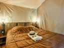 Cliquez pour découvrir toutes les photos de l'HÉBERGEMENT ! tente en toile et bois - camping Maeva Escapades Millau Plage photo 5