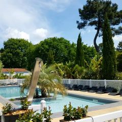 Camping Pas Cher vous présente avec son site Officiel campingpascher.fr, le Établissement Le Marache, situé sur la commune de Biganos dans le département Gironde (Aquitaine) en France. L'établissement Le Marache vous propose un hébergement de type mobilhome de 28 m². L'établissement vous propose 2 autres types d'hébergements. Découvrez tous nos séjours à petits prix dans la commune et aux alentours de Biganos du département : Gironde (Aquitaine).... En savoir plus : cliquez-ICI.