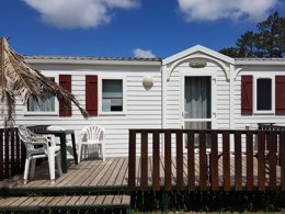 Camping Pas Cher vous présente avec son site Officiel campingpascher.fr, le Camping Land's Hause Bungalow classé 4 étoiles, situé sur la commune de Leiria dans le département Région De Lisbonne (Région De Lisbonne) au Portugal. Le camping Land's Hause Bungalow, vous présente un hébergement de type mobil-home de 25 m² pour 3 personnes et télévision. Le camping Land's Hause Bungalow vous propose du sam. 13 décembre au sam. 20 décembre 2025 avec un DÉPART DEMAIN pour 7 nuits à 700€. Cette location propose 2 dates différentes pour réserver votre séjour. Découvrez également les 4 autres gammes d'hébergements du camping. Les Avis clients pour le Camping Land's Hause Bungalow sont de 7 sur 10. Piscine extérieure, Club ados, Aire de jeux enfants, Baby-foot, Centre équestre, Cyclisme, Piscine, Randonnée, Salle de fitness, Terrain multisports, Bar, Plats à emporter, Snack/Bar,... En savoir plus : cliquez-ICI.