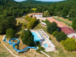 Camping Pas Cher vous présente avec son site Officiel campingpascher.fr, le CampingLe Rousieux classé 4 étoiles, situé sur la commune de Servies dans le département Tarn (Midi Pyrénées) en France. Le camping Le Rousieux vous propose un hébergement de type chalet de 35 m². L'établissement vous propose 12 autres types d'hébergements. Découvrez tous nos séjours à petits prix dans la commune et aux alentours de Servies du département : Tarn (Midi Pyrénées). Les Avis clients pour le CampingLe Rousieux sont excellents avec une note moyenne de 8 sur 10. Piscine chauffée, Piscine extérieure, Animation enfants, Animations familiales, Club enfants, Aire de jeux enfants, Baby-foot, Canoë-kayak, Centre équestre, Golf, Ping-pong, Piscine, Pétanque, Terrain de football, Terrain multisports, Bar, Dépôt de pain, Plats à emporter, Snack/Bar, Supermarché, Épicerie,... En savoir plus : cliquez-ICI.