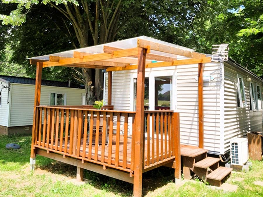 Camping Pas Cher vous présente avec son site Officiel campingpascher.fr, le Camping Le Rural classé 1 étoile, situé sur la commune de Tibiran-jaunac dans le département Hautes-pyrénées (Midi Pyrénées) en France. Le camping Le Rural, vous présente un hébergement de type mobil-home de 34 m² pour 4 personnes avec climatisation et télévision. Le camping Le Rural vous propose du sam. 26 septembre au sam. 03 octobre 2026 pour 7 nuits à 418.5€. Cette location propose 91 dates différentes pour réserver votre séjour. Découvrez également les 5 autres gammes d'hébergements du camping. Les Avis clients pour le Camping Le Rural sont excellents avec une note moyenne de 8 sur 10. Aire de jeux enfants, Canoë-kayak, Centre équestre, Court de tennis, Golf, Ping-pong, Pétanque, Randonnée, Bar, Dépôt de pain, Snack/Bar, Supermarché, Épicerie,... En savoir plus : cliquez-ICI.