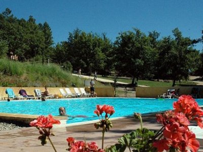 Cliquez pour découvrir toutes les photos de l'ÉTABLISSEMENT ! camping La Colline Des Ocres photo 2