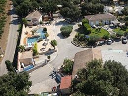 Camping Pas Cher vous présente avec son site Officiel campingpascher.fr, le Camping La Montagne classé 4 étoiles, situé sur la commune de Sorgues dans le département Vaucluse (Provence Alpes Côte D'azur) en France. Le camping La Montagne, vous présente un hébergement de type mobil-home de 20 m² avec climatisation et télévision. Le camping La Montagne vous propose du lundi 16 mars au lundi 23 mars 2026 pour 7 nuits à 322€. Cette location propose 153 dates différentes pour réserver votre séjour. Découvrez également les 6 autres gammes d'hébergements du camping. Les Avis clients pour le Camping La Montagne sont excellents avec une note moyenne de 8 sur 10. Piscine chauffée, Piscine extérieure, Animation enfants, Animations familiales, Aire de jeux enfants, Baby-foot, Centre équestre, Cyclisme, Ping-pong, Piscine, Pétanque, Randonnée, Terrain de beach-volley, Terrain de football, Dépôt de pain, Snack/Bar, Épicerie,... En savoir plus : cliquez-ICI.