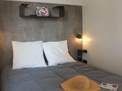 Cliquez pour découvrir toutes les photos de l'HÉBERGEMENT ! mobil-home - Le Chaponnet photo 4