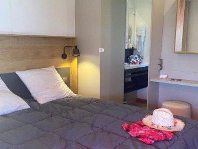 Cliquez pour découvrir toutes les photos de l'HÉBERGEMENT ! mobil-home - Le Chaponnet photo 4