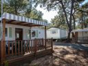 Camping Pas Cher vous présente avec son site Officiel campingpascher.fr, le Camping La Siesta classé 4 étoiles, situé sur la commune de La Faute Sur Mer dans le département Vendée (Pays De La Loire) en France. Le camping La Siesta, vous présente un hébergement de type mobil-home de 23 m². Le camping La Siesta vous propose du sam. 29 août au sam. 05 septembre 2026 pour 7 nuits à 160€. Cette location propose 84 dates différentes pour réserver votre séjour. Découvrez également les 17 autres gammes d'hébergements du camping. Les Avis clients pour le Camping La Siesta sont excellents avec une note moyenne de 8 sur 10. Parc aquatique, Piscine couverte, Piscine extérieure, Animations familiales, Club enfants, Aire de jeux enfants, Baby-foot, Centre équestre, Court de tennis, Golf, Ping-pong, Piscine, Pétanque, Salle de jeux vidéo, Terrain multisports, Bar, Dépôt de pain, Snack/Bar,... En savoir plus : cliquez-ICI.